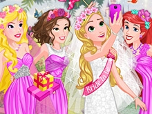 Игра Одевалка Четырех Принцесс Диснея